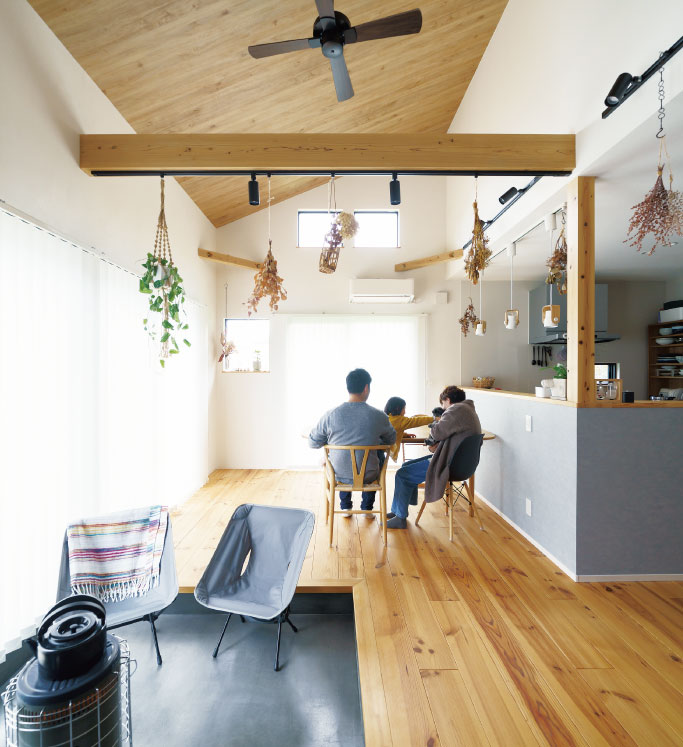 屋外と屋内を緩やかにつなぐ家